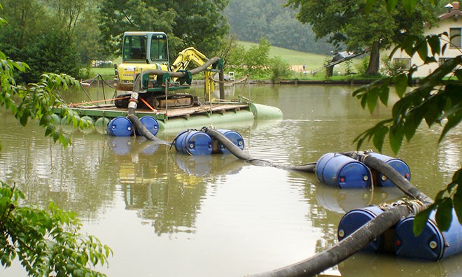 Einsatz unseres Schwimmbaggers Einsatz unseres Schwimmbaggers